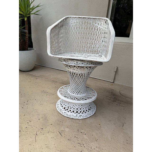 White 1950s Russell Woodard Spun Fiberglass Patio Set - Dining Table & Chair, 2 Pieces For Sale - Image 8 of 9