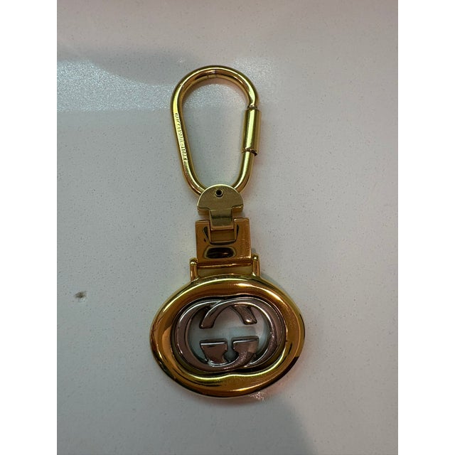 Vintage Gucci Gg Logo Gold Tone Key Fob With Original Box For Sale - Image 15 of 17