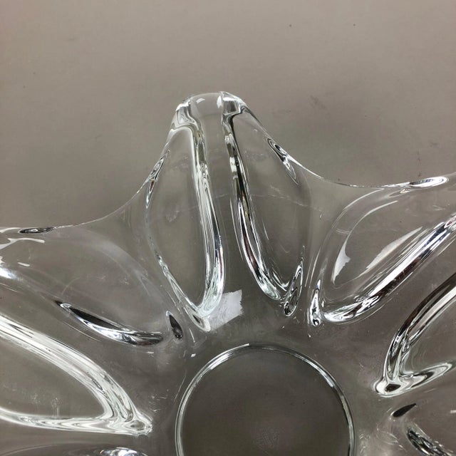 Large French Floral Crystal Glass Shell Bowl from Vannes Art, 1970s For Sale - Image 11 of 18