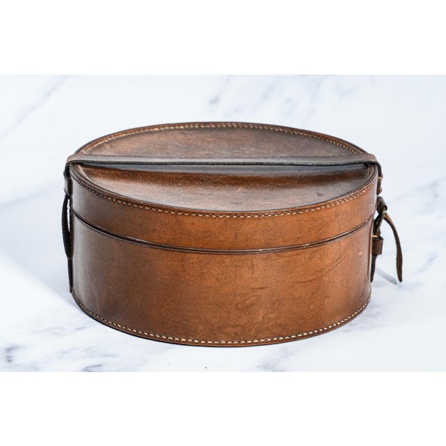 Late 19th Century Round Antique Victorian Leather Collar Box Case Home Decor Prop For Sale - Image 5 of 8