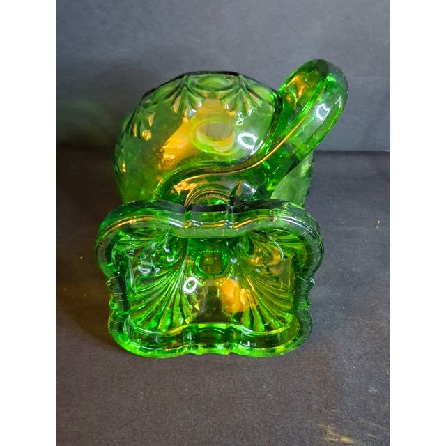 Vintage Hollywood Regency l.e. Smith Emerald Green Moon & Star Glass Finger Oil Lamp Brass Burner Chimney For Sale In Boston - Image 6 of 18