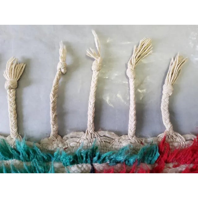 Vintage Moroccan Azilal Berber Rug in Natural Wool and Multicolored Cotton, 1982 For Sale - Image 13 of 14