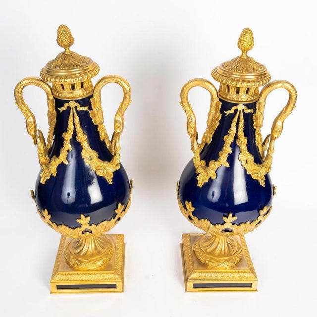 Blue Lidded Vases in Sèvres Blue Porcelain and Gilded Bronze, Set of 2 For Sale - Image 8 of 10