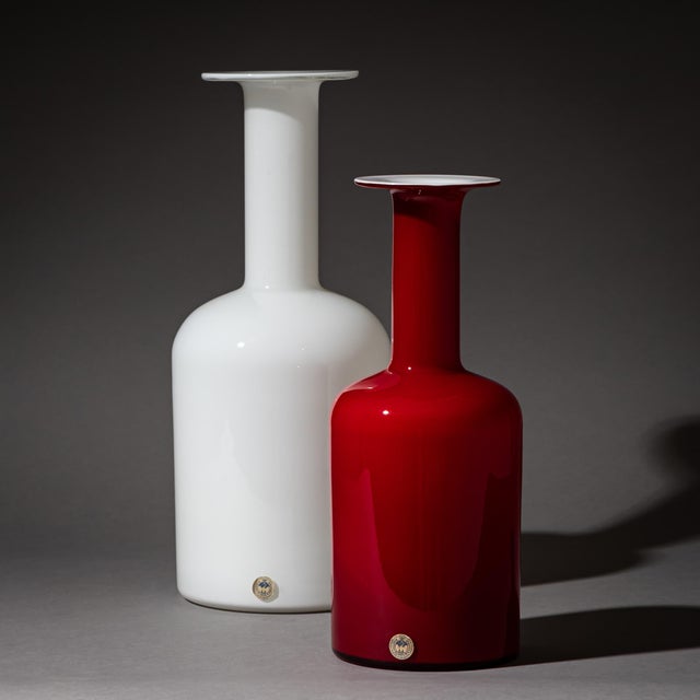 Modern Red and White Glass Vases by Otto Brauer for Holmegaard, Denmark, 1960s, Set of 2 For Sale - Image 3 of 13