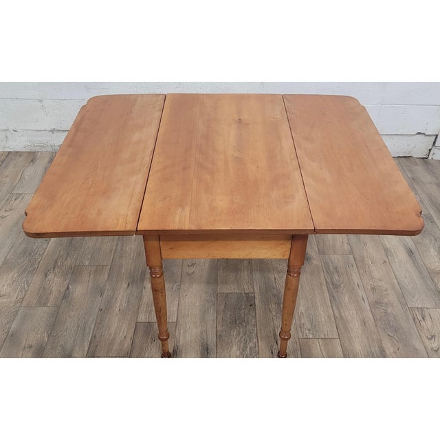 Vintage Early American Colonial Style Federal Style Drop Leaf Dining Table For Sale - Image 11 of 12