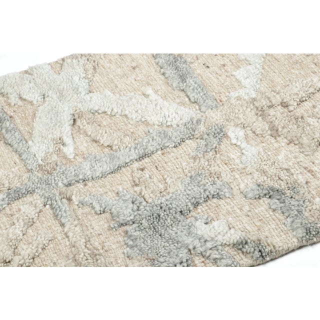 Contemporary Contemporary Geometric Gift-Sized Wool Rug in Beige & Gray, by Rug & Kilim, India For Sale - Image 3 of 6