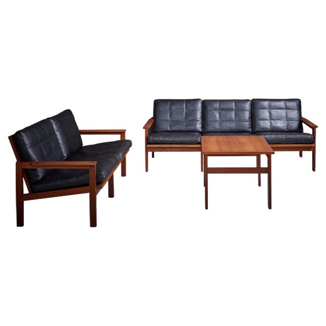 Black Leather Sofas & Side Table from Illum Wikkelso Capella, Denmark, 1960s, Set of 3 For Sale