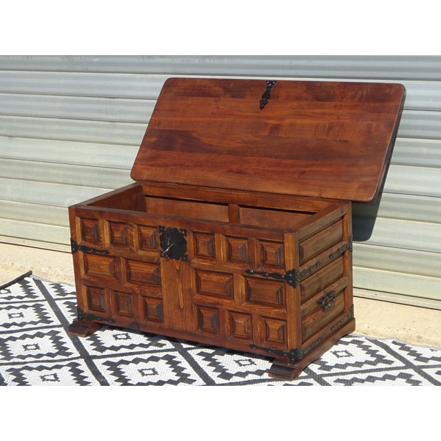 Tuscan Wooden Chest from Argudo Navarro, 1960s For Sale - Image 16 of 18