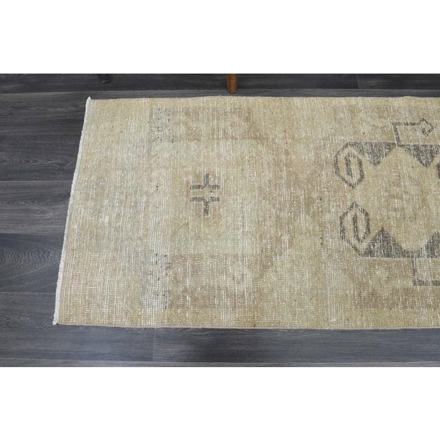 1970s Vintage Handmade Wool Cotton Turkish Beige Area Rug For Sale In San Francisco - Image 6 of 11