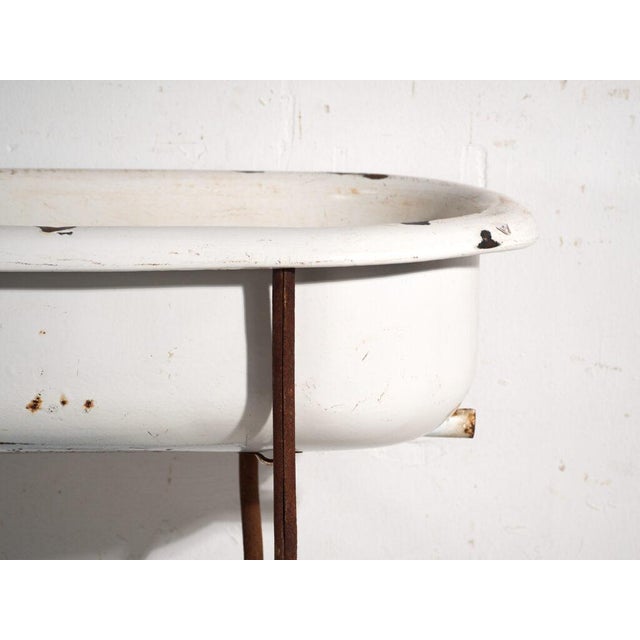 Metal Bathtub in Enamelled Iron, Central Europe, 1950 For Sale - Image 7 of 14