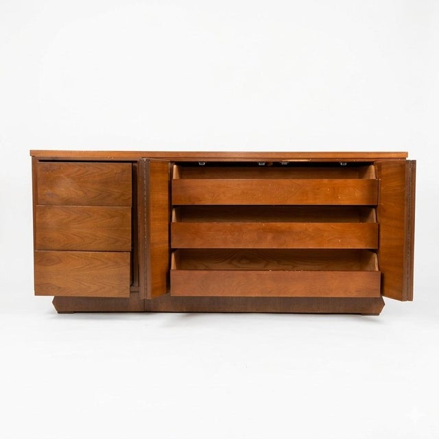 Wood Sculptural Atomic Style Mid-Century Modern 6-Drawer Lowboy Dresser, C. 1960s For Sale - Image 7 of 11