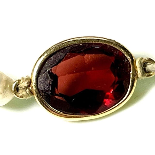 Modern Late 20th Century 14k Gold Hessonite Garnet 7mm. Salt Water Pearl Necklace & via Bracelet Set For Sale - Image 3 of 5