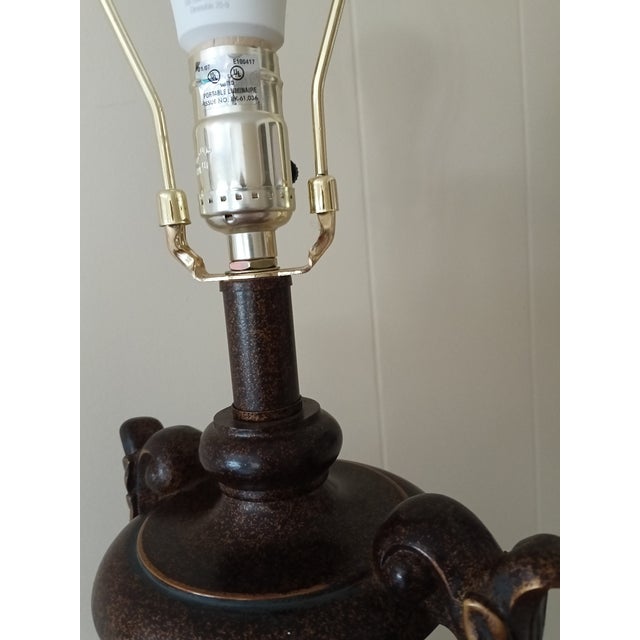 1990s Tuscan Marbled Amber & Bronze Scroll Table Lamp — Old World Revival For Sale - Image 13 of 17