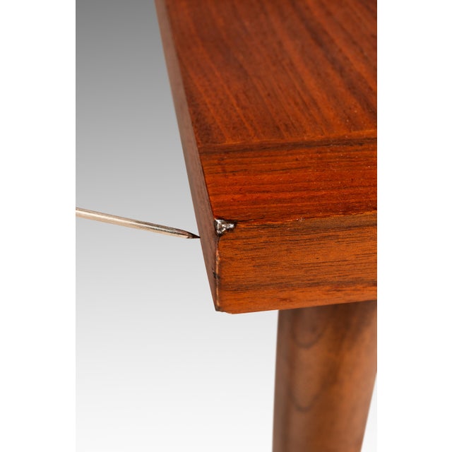 Set of Two (2) Mid-Century Modern "Step" End Tables in Walnut W/ Storage Drawers by American of Martinsville, Usa, C. 1960s For Sale - Image 17 of 18