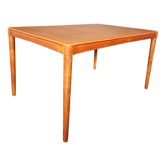 Mid-Century Modern Extendable Teak Dining Table by H.W. Klein for Bramin For Sale