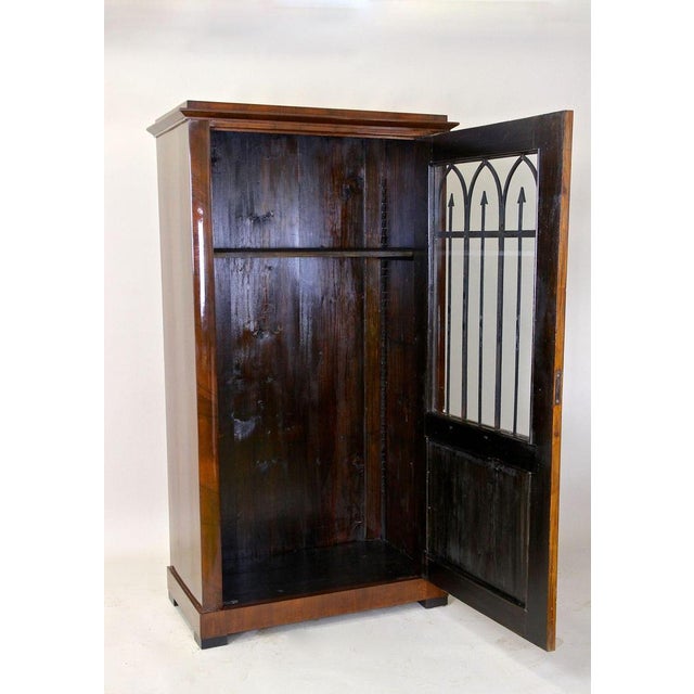Biedermeier Display Cabinet or Bookcase in Walnut, Austria, 19th Century For Sale - Image 4 of 18