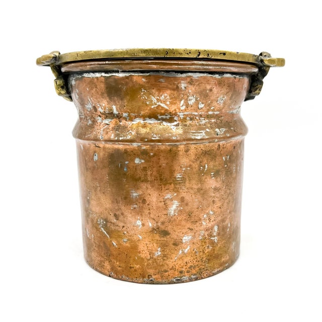 Copper Vintage Hammered Copper Cachepot With Brass Swing Handle — Rustic European / English Country / Colonial Style For Sale - Image 8 of 13