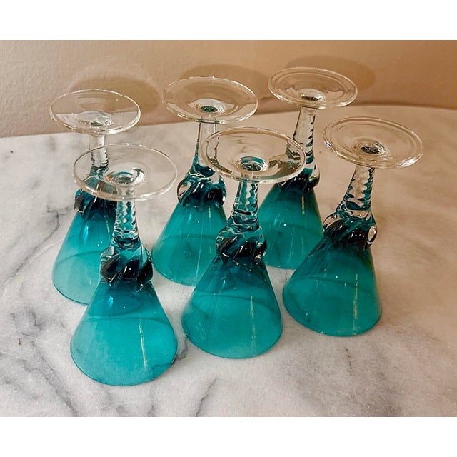 Add a touch of retro charm to your drinkware collection with this set of six (6) Empoli Art Glass Italy cordial glasses....