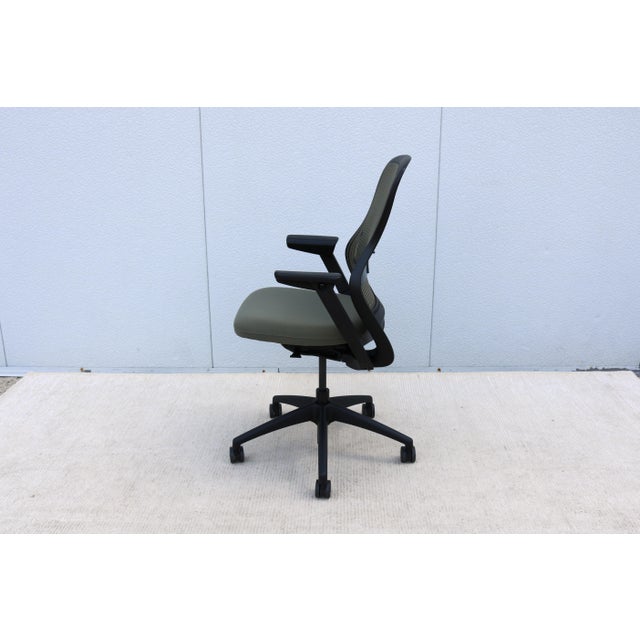 Knoll ReGeneration Ergonomic Office Desk Chair Fully Adjustable in Green Fabric For Sale - Image 9 of 18