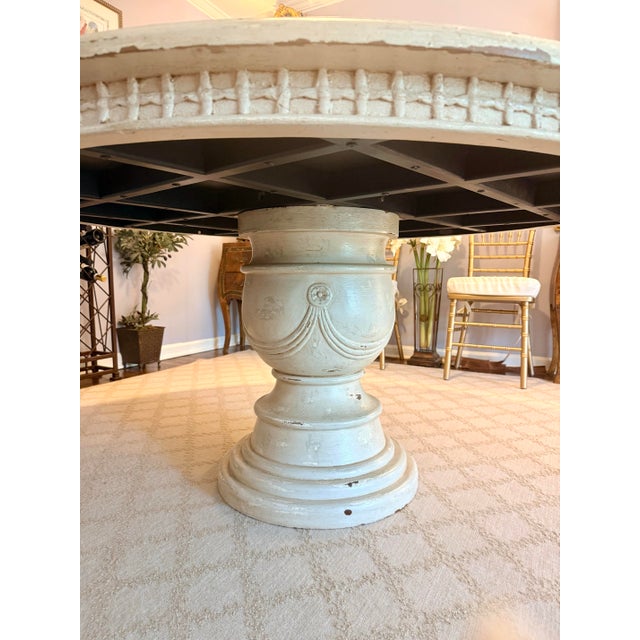 1990s Elegant French Provincial Round Pedestal Dining Table With Distressed European Finish For Sale - Image 5 of 9