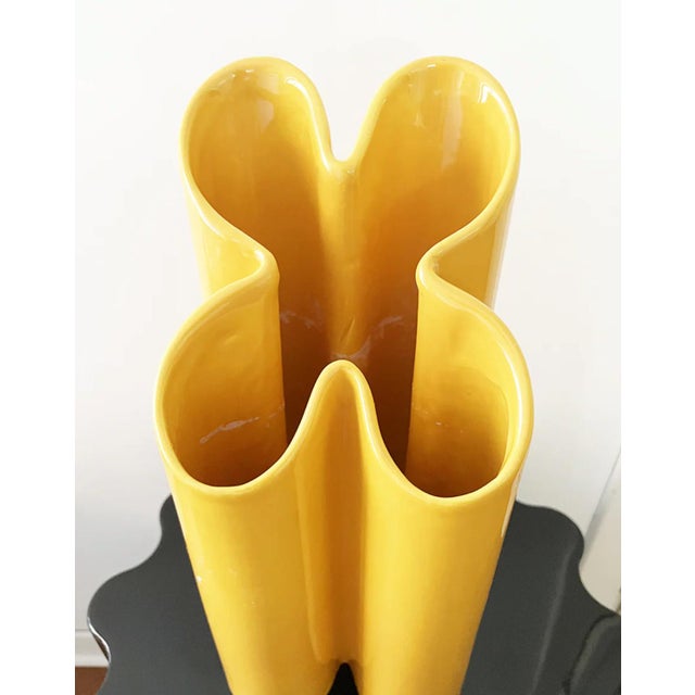 Ceramic Vintage Yellow Four-Leaf Clover Vase by Pierre Cardin, 1970s For Sale - Image 7 of 7