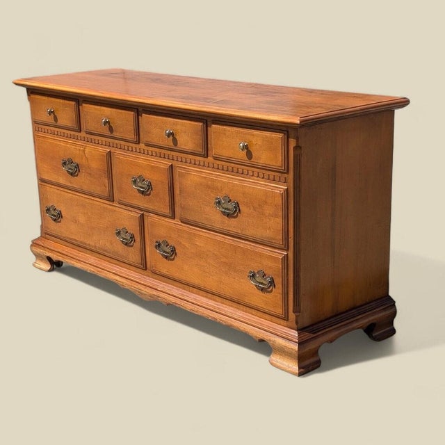 Wood Vintage Ethan Allen Early American Maple and Birch Dresser With Mirror For Sale - Image 7 of 10