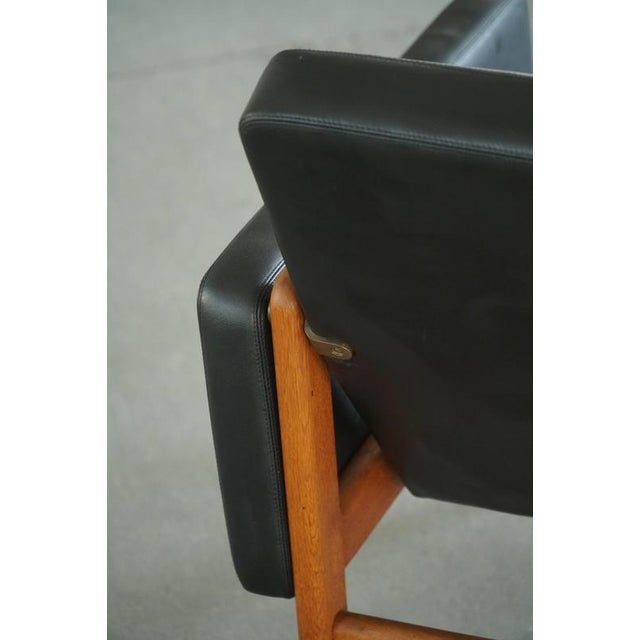 Easy Chair in Oak and Leather by Jørgen Bækmark for FDB Møbler, Denmark, 1960s For Sale - Image 12 of 18