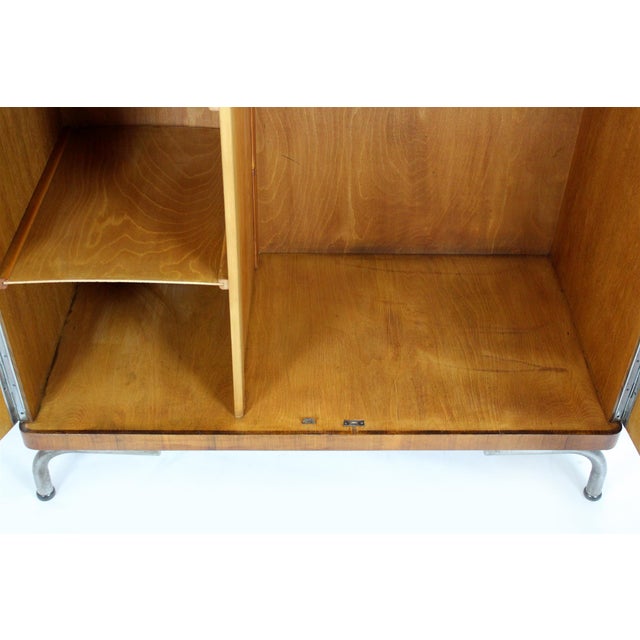 Bauhaus Tubular Steel and Walnut Wardrobe by Robert Slezák, Former Czechoslovakia, 1930s For Sale - Image 16 of 18