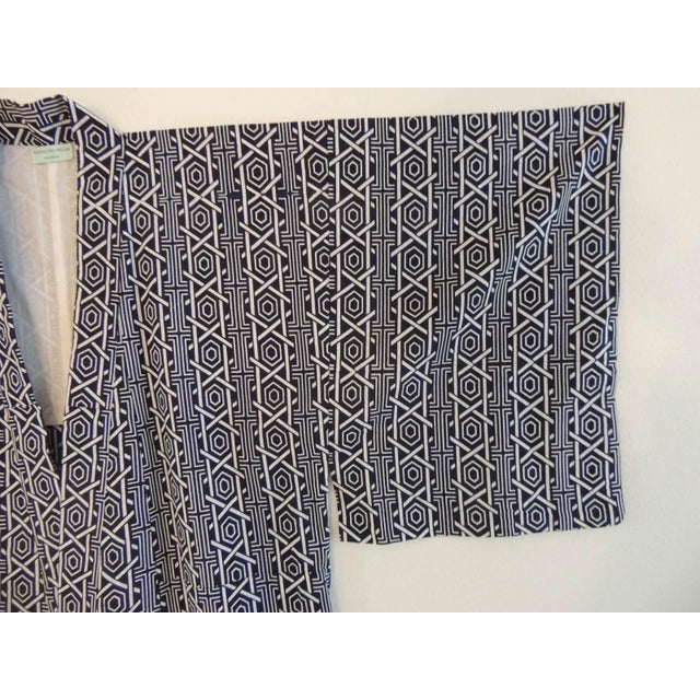 Wearable Blue and White Cotton Printed Fabric Kimono For Sale - Image 4 of 6