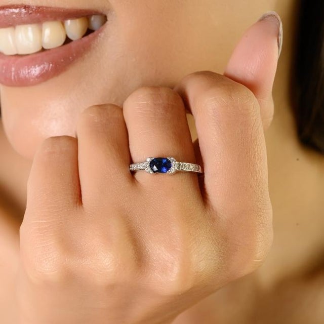 VRJewels 14k White Gold Natural Blue Sapphire & Diamond Engagement Ring for Her Size 5 For Sale - Image 4 of 14