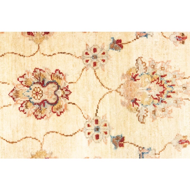 Middle Eastern Rug in Wool For Sale - Image 5 of 10