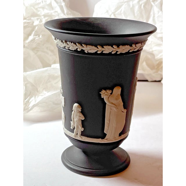 1990s Vintage 1965 Wedgwood Black Basalt & Jasperware Arcadian Vase For Sale - Image 5 of 5