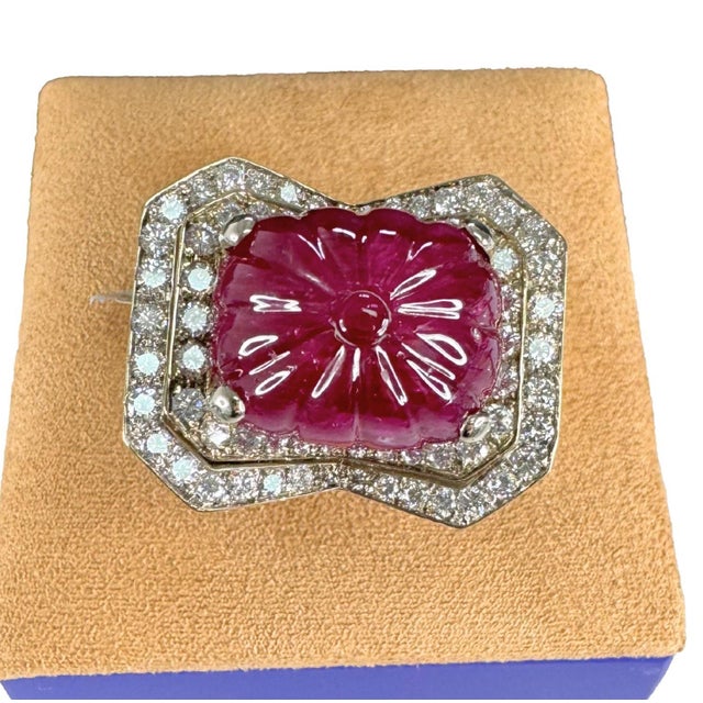 Contemporary Vintage Style Ruby & Diamond Halo Ring 18k White Gold, Size 6 For Sale - Image 3 of 3