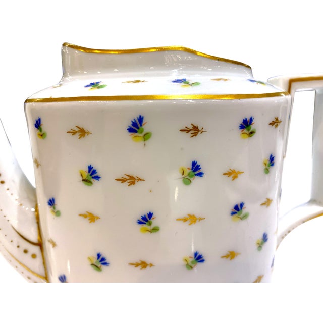 Late 18th Century Exquisite 18th/19th Century French Porcelain Teapot Decorated With Cornflower and Gold Leaves Pattern, Possibly Dihl Et Guérhard For Sale - Image 5 of 18