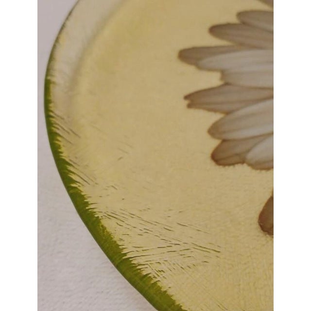 Art Deco 1950s Rare Orchidea Bomboniere Daisy Dinner‎ Plate Yellow Textured Clear Blown Glass Nostalgia Hippie For Sale - Image 3 of 9