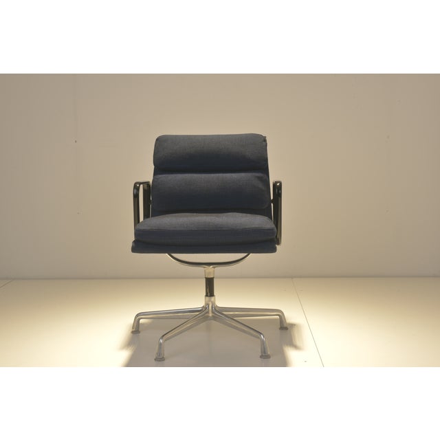 Herman Miller EA 208 Softpad Aluchair by Charles and Ray Eames for Herman Miller, 1970s For Sale - Image 4 of 15