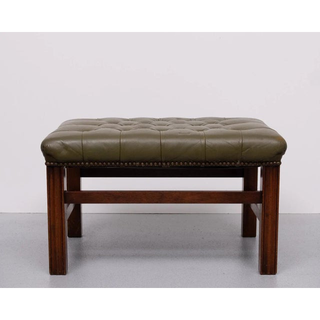 1960s Capped Green Leather Chesterfield Foot Stool, England, 1960zs For Sale - Image 5 of 7