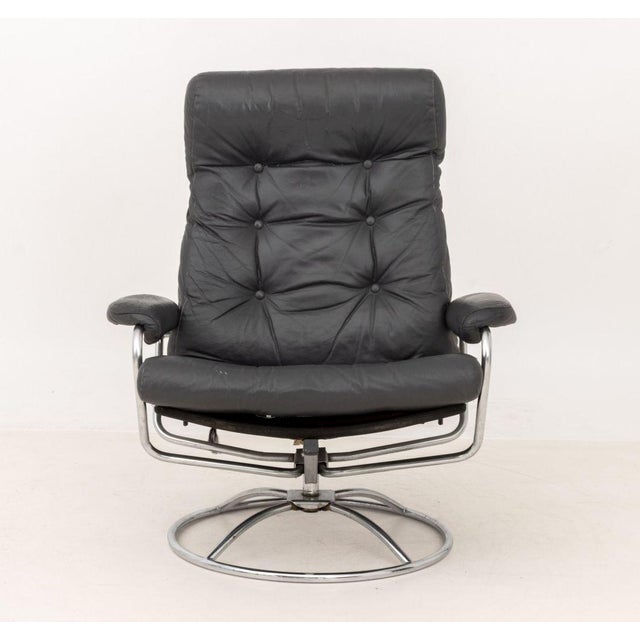 Ekornes Gray Leather Lounge Chair and Ottoman For Sale - Image 10 of 13