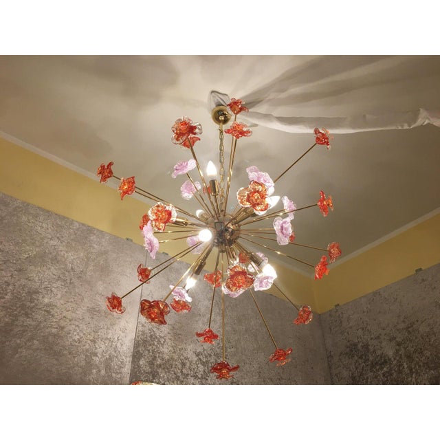 2020s Contemporary Red and Violet Flowers Murano Glass Sputnik Chandelier For Sale - Image 5 of 11