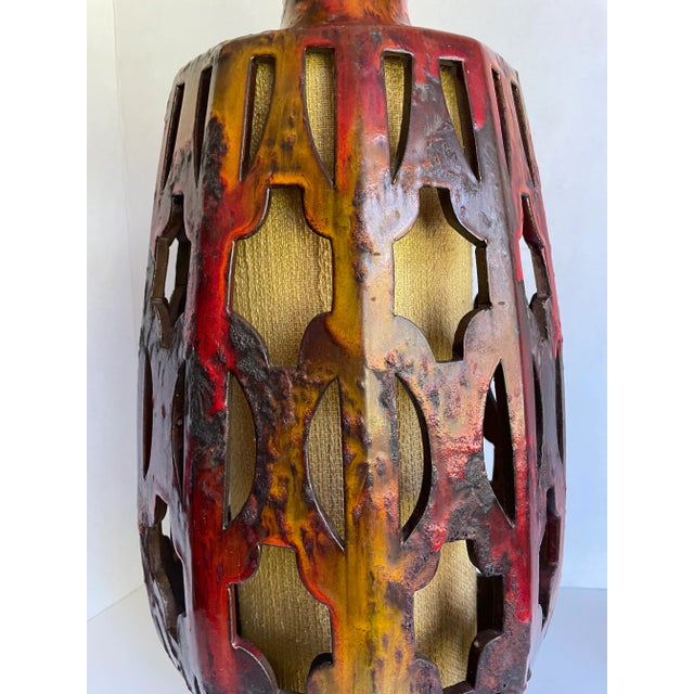 1960s Mid-Century Modern Ceramic Glazed Pottery Lava Table Lamp For Sale - Image 9 of 12