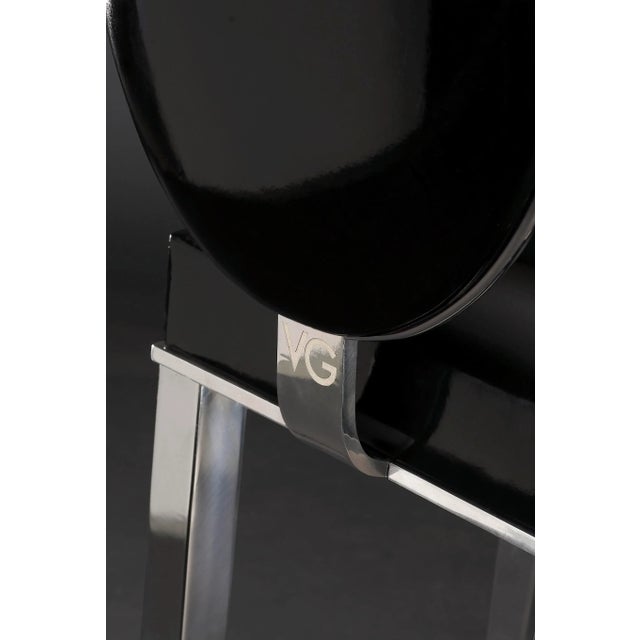 The structure is made of steel, plywood, hardboard, fir, and elastic belts and the padding is open-cell polyurethane foam...