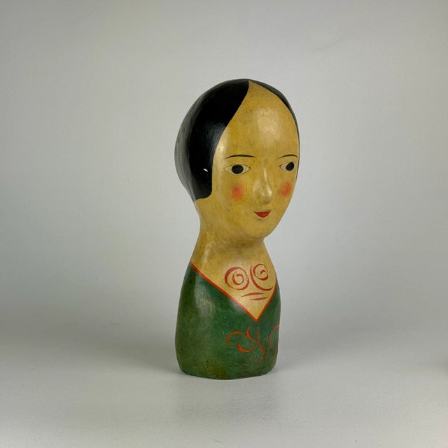 Mid 19th Century French Marotte/Milliner Mannequin Bust in Green Dress & Black Hair For Sale In New York - Image 6 of 11