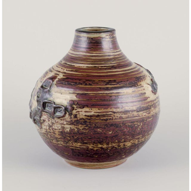 Pre-owned goods are exempt from import duties for U.S. customers. Therefore, no import tariffs will be applicable to your...