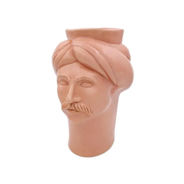 To create our suleiman, we merged the craftsmanship of the tradition of caltagirone with a modern aesthetic sensibility....