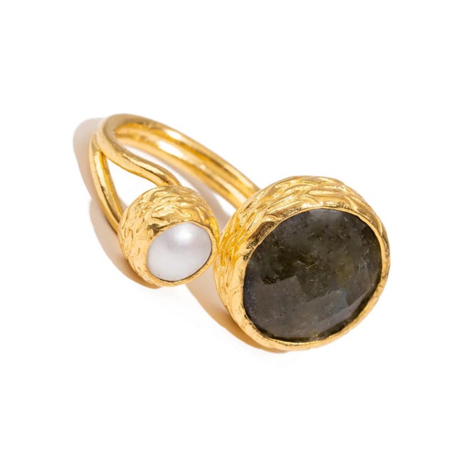 Mystic Duo Labradorite & Pearl Gold Adjustable Ring, Size 4 For Sale In Miami - Image 6 of 9