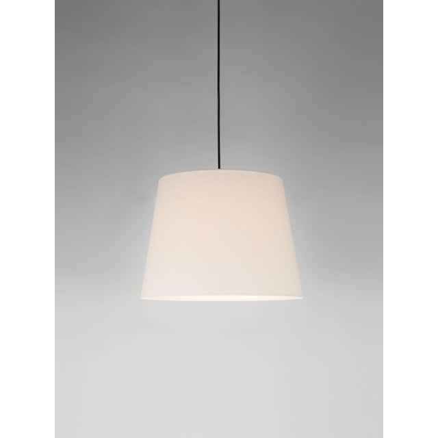 White sísísí cónicas gt3 pendant lamp by santa & cole dimensions: d 36 x h 27 cm materials: metal, linen. Available in...