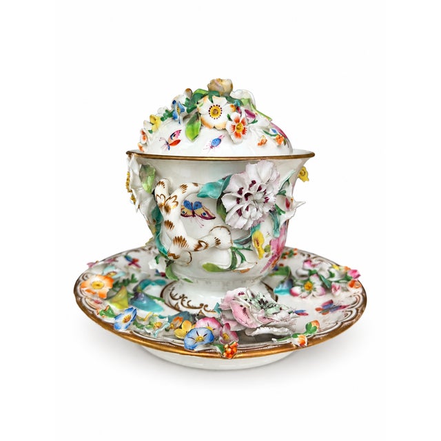 English Coalbrookdale-Style Flower-Encrusted Porcelain Pot, Cover & Stand For Sale - Image 3 of 5