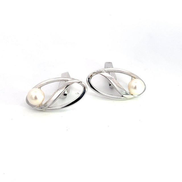 1990s Pair of Mikimoto Estate Akoya Pearl Mens Cufflinks Sterling Silver 6.7 mm For Sale In New York - Image 6 of 6