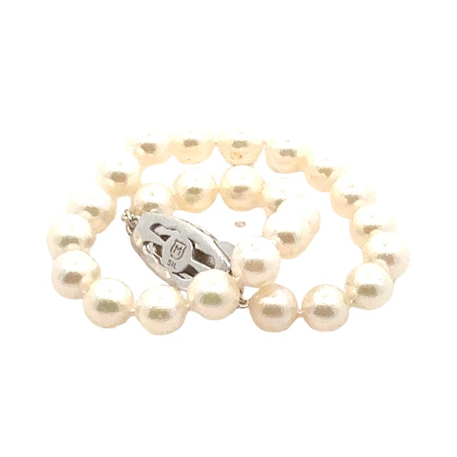 1990s 1990s Mikimoto Akoya Pearl Bracelet 7.5" 6.5 Mm Sterling Silver Estate For Sale - Image 5 of 7