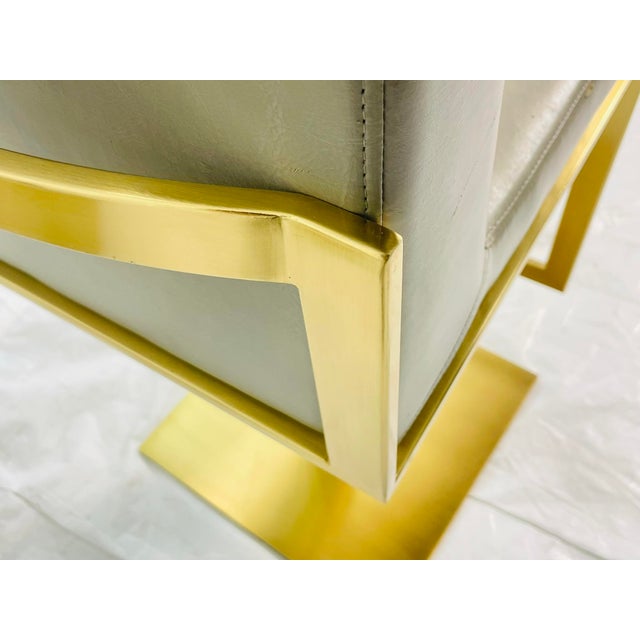 Metal Set of 3 Lisa Taylor “Lobby” Brass Swivel Counter Stools, Usa For Sale - Image 7 of 18